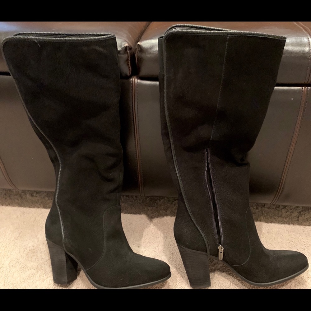 Like New Vince Camuto Suede Leather Boots
